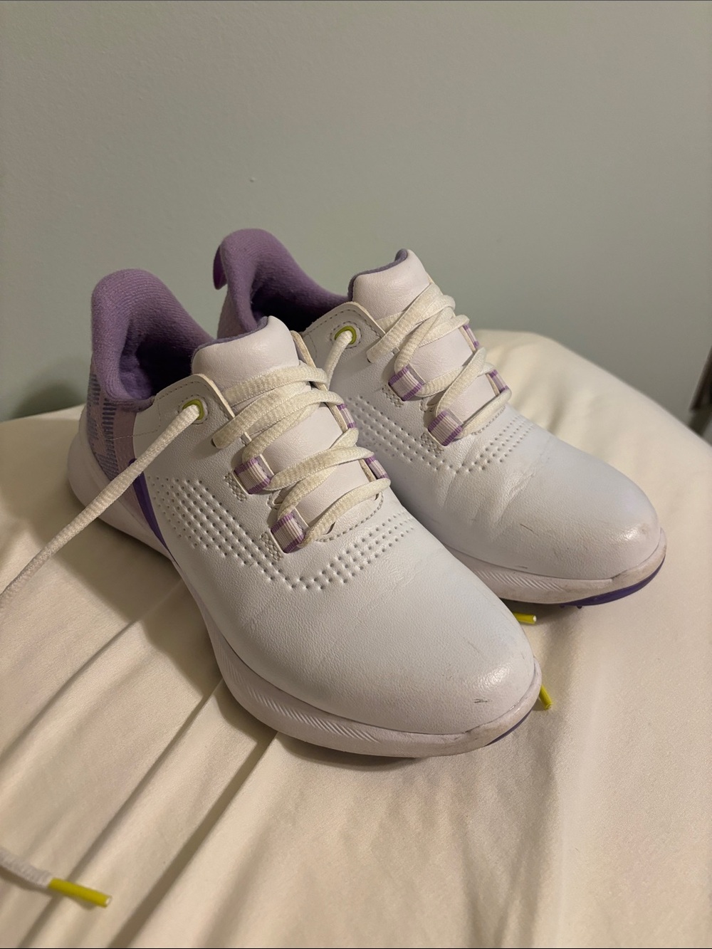 FootJoy White and Lavender Kids Golf Sneakers